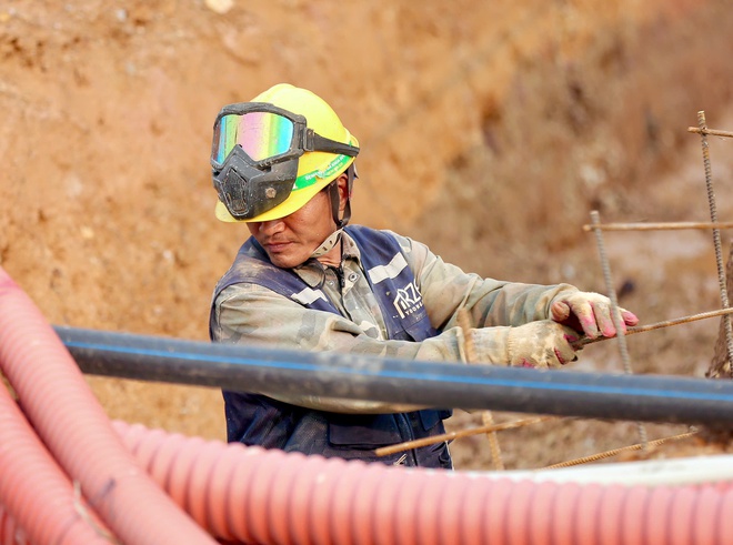 Cận cảnh công trường dự án Aeon Mall Thanh Hóa hơn 4.000 tỷ đồng đang thi công rầm rộ- Ảnh 11.