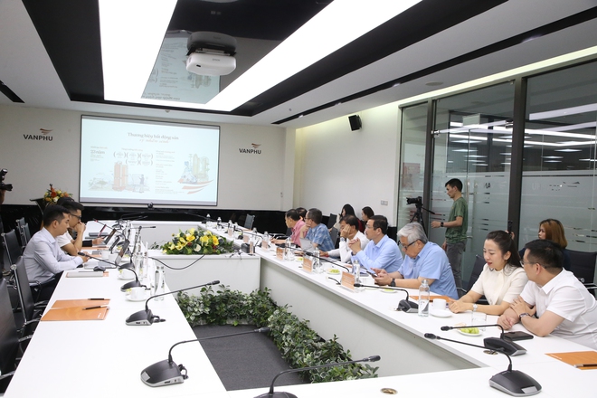 Hội đồng Giám khảo Chung khảo Giải thưởng Quốc gia Bất động sản Việt Nam lần thứ II làm việc CTCP Phát triển Bất động sản Văn Phú- Ảnh 1. Hội đồng Giám khảo Chung khảo Giải thưởng Quốc gia Bất động sản Việt Nam lần thứ II làm việc CTCP Phát triển Bất động sản Văn Phú- Ảnh 1.