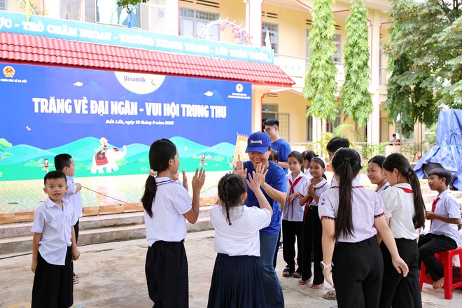 Gần 40.000 trẻ em cả nước vui đón Trung thu cùng Vinamilk - Ảnh 2.