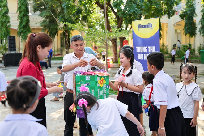 Gần 40.000 trẻ em cả nước vui đón Trung thu cùng Vinamilk - Ảnh 4.