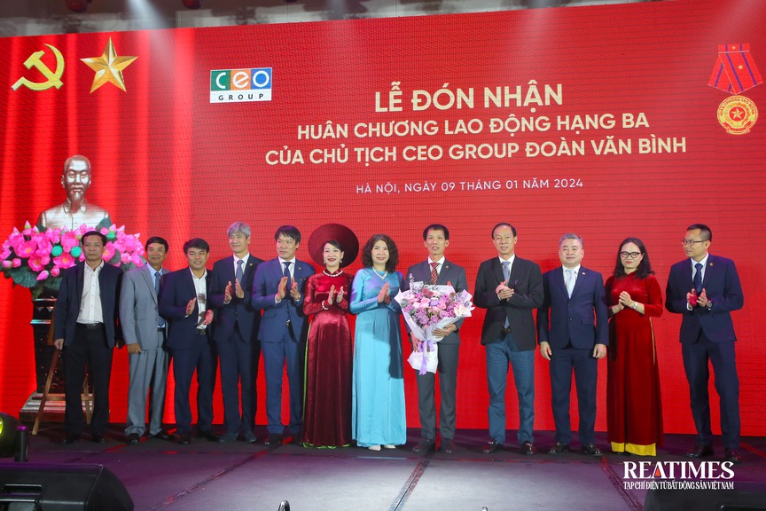 Chủ tịch CEO Group Đoàn Văn Bình đón nhận Huân chương Lao động hạng Ba- Ảnh 7.