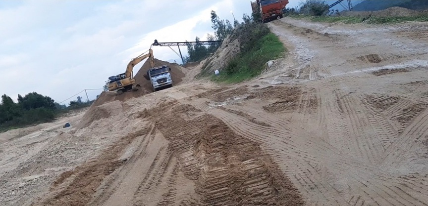 Khai thác cát làm vật liệu xây dựng tại Bình Định: 
Kỳ 1 - Hàng loạt sai phạm tại Công ty TNHH MTV Gia Hưng Quốc Thịnh và Công ty TNHH Thương mại tổng hợp Minh Huệ- Ảnh 5.