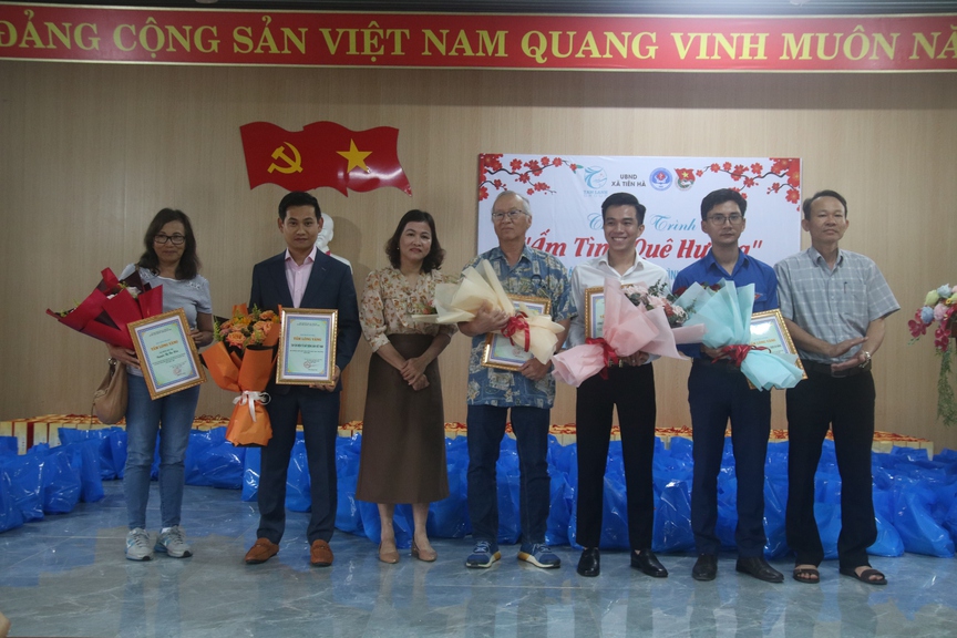 Reatimes phối hợp trao quỹ khuyến học và quà từ thiện tại Quảng Nam- Ảnh 2.