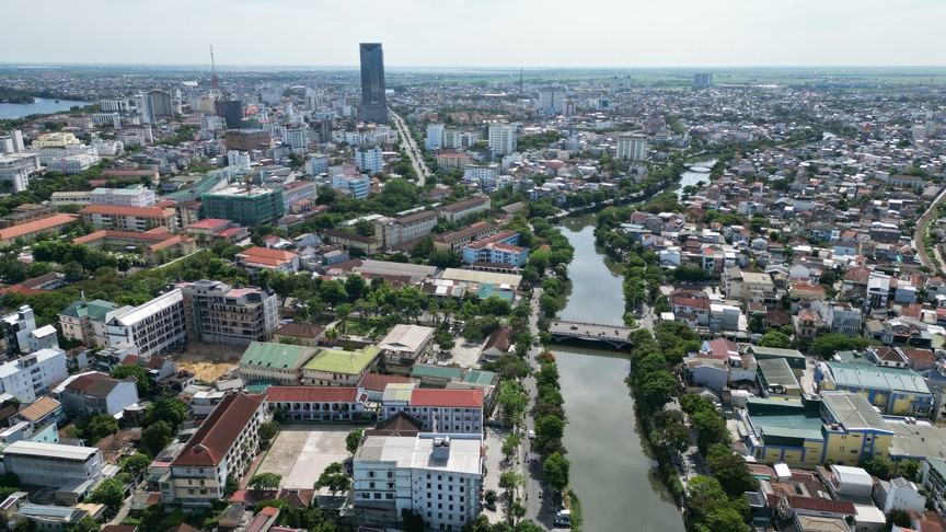 Thừa Thiên Huế: Phát triển hạ tầng đồng bộ, hiện đại, sớm trở thành thành phố trực thuộc Trung ương- Ảnh 1.