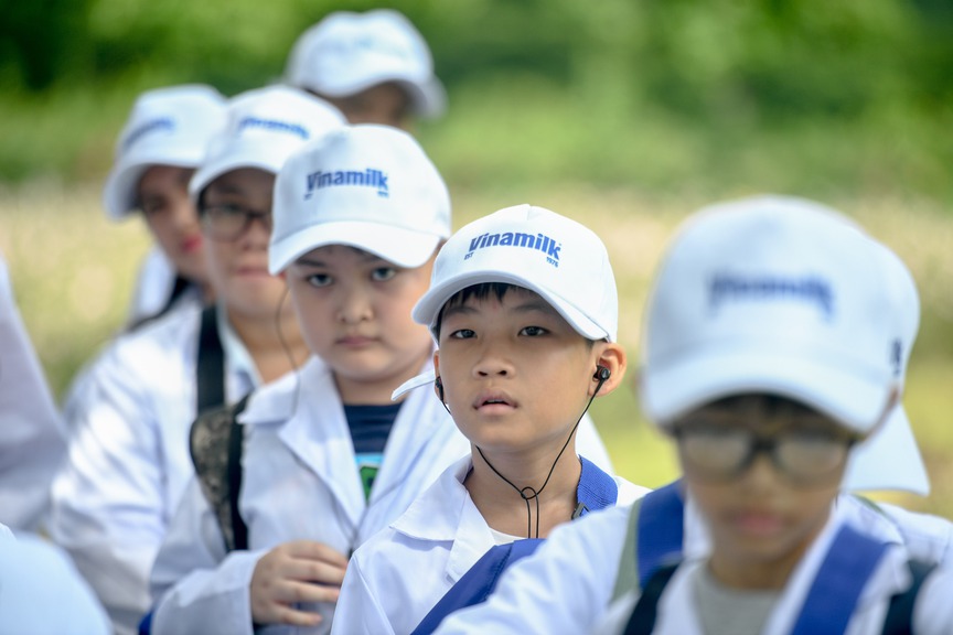 Trẻ em khám phá về công nghệ thân thiện môi trường tại trang trại sinh thái, siêu nhà máy “xanh”- Ảnh 1.