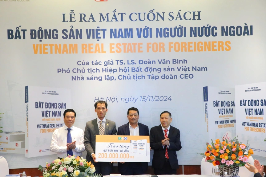 TS. LS. Đoàn Văn Bình ra mắt cuốn sách “Bất động sản Việt Nam với người nước ngoài - Vietnam Real Estate For Foreigners”- Ảnh 6.