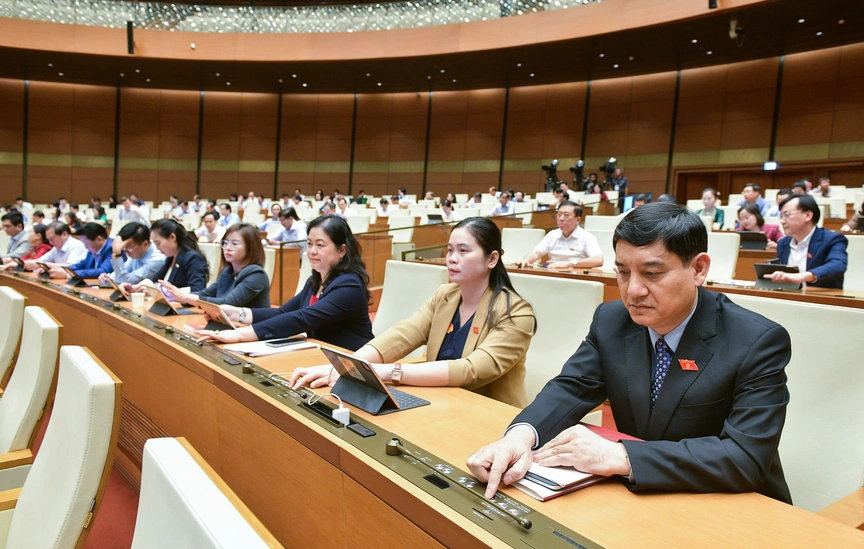 Quốc hội thông qua Nghị quyết về quản lý thị trường bất động sản và phát triển nhà ở xã hội- Ảnh 2.