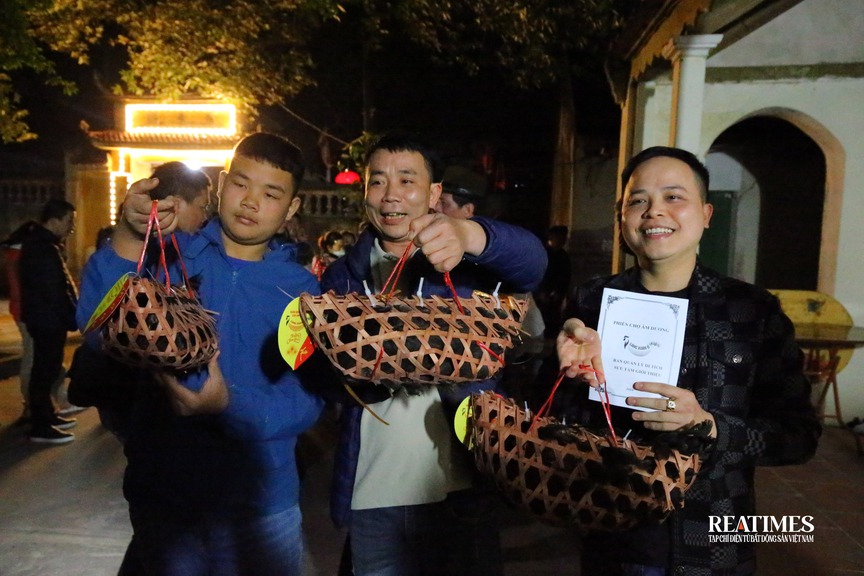Độc đáo phiên chợ âm dương mua bán trong bóng tối ở Bắc Ninh- Ảnh 15.