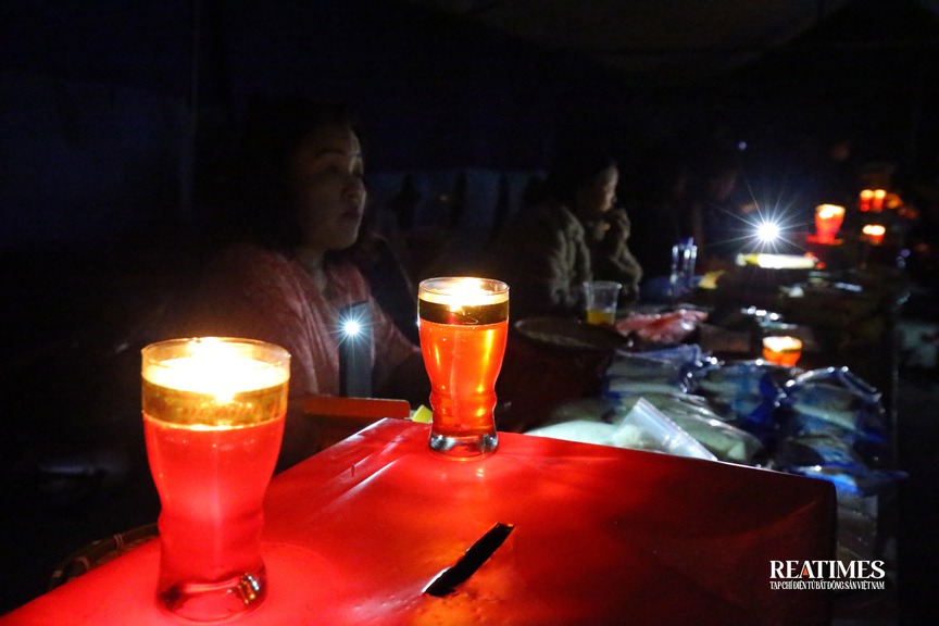 Độc đáo phiên chợ âm dương mua bán trong bóng tối ở Bắc Ninh- Ảnh 24.