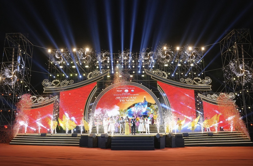 Hơn 200 nghìn du khách đổ về Tây Ninh tham dự Lễ khai mạc Hội xuân Núi Bà Đen- Ảnh 5.