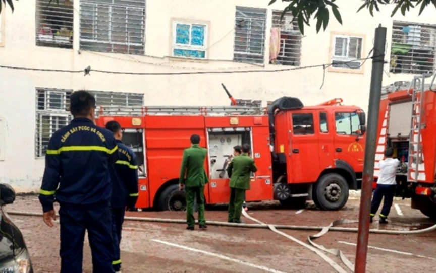 TP Vinh - Nghệ An: Lửa bùng phát trong căn hộ ở Chung cư Tecco Hưng Thịnh- Ảnh 2.