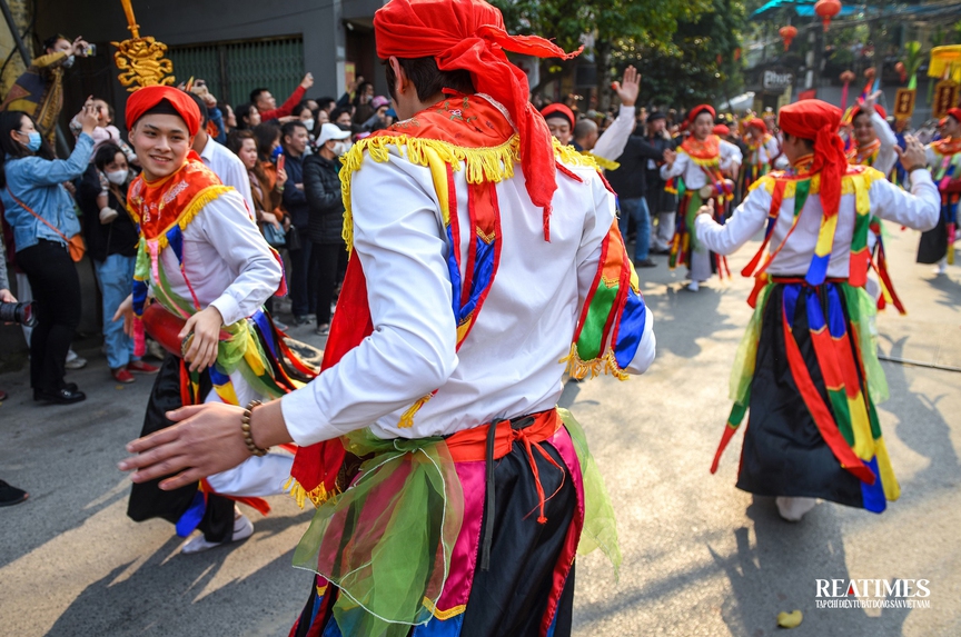 Độc đáo điệu múa "con đĩ đánh bồng" ở làng Triều Khúc, Hà Nội- Ảnh 16.