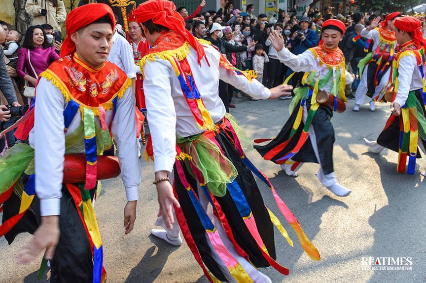 Độc đáo điệu múa "con đĩ đánh bồng" ở làng Triều Khúc, Hà Nội- Ảnh 7.