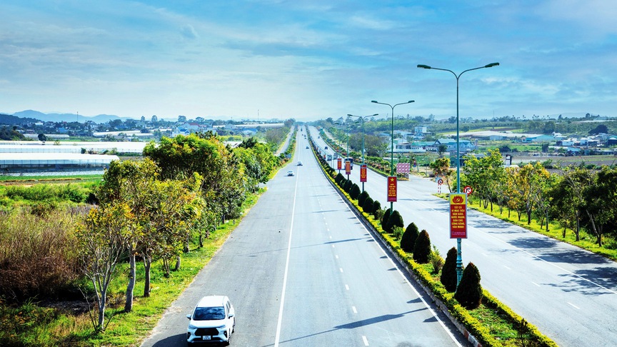 Lâm Đồng: Đẩy nhanh khởi công dự án cao tốc Tân Phú - Bảo Lộc - Liên Khương- Ảnh 1.