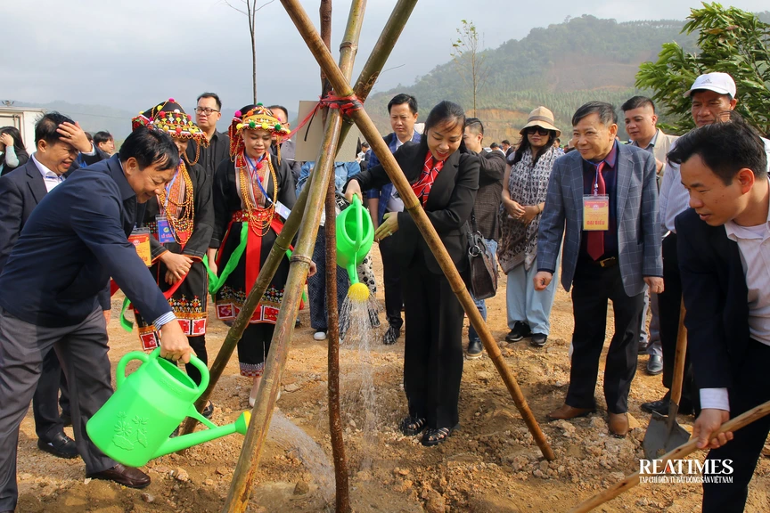 Chủ tịch VNREA tham dự Lễ phát động "Tết trồng cây đời đời nhớ ơn Bác Hồ" tại Bắc Giang- Ảnh 7.