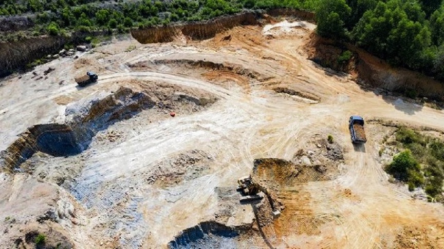 Quảng Ngãi: Công nhận kết quả đấu giá 5 mỏ đất, xem xét phê duyệt giá cát- Ảnh 1.