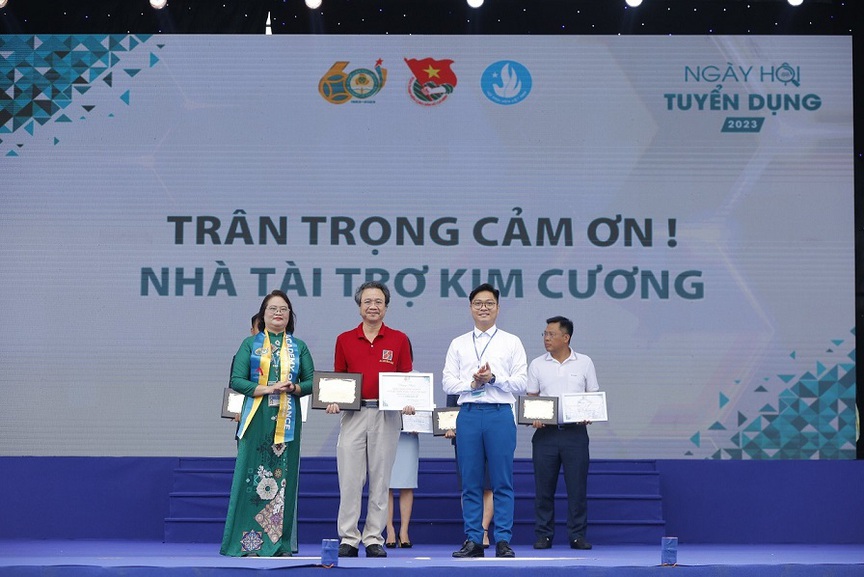 Agribank đồng hành cùng Ngày hội tuyển dụng 2023 của Học viện Tài chính- Ảnh 2.