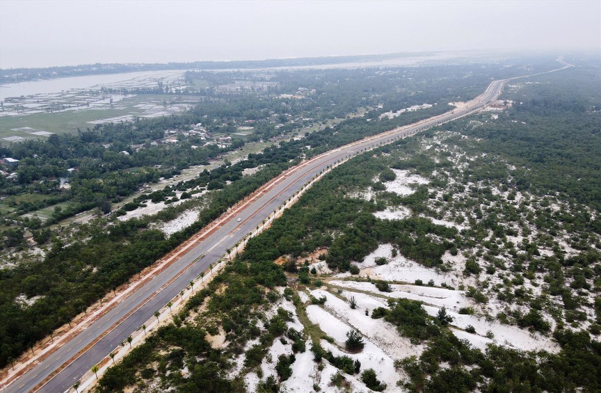 Hàng chục dự án giao thông lớn ở Quảng Nam đạt tỷ lệ giải ngân 100%- Ảnh 1.