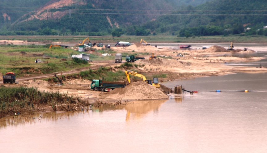Quảng Nam xử lý nhiều vi phạm trong khai thác khoáng sản- Ảnh 1.