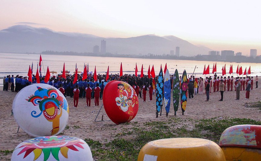 Người dân vùng biển Đà Nẵng, Quảng Nam tổ chức lễ hội cầu ngư mong vụ mùa bội thu- Ảnh 2.