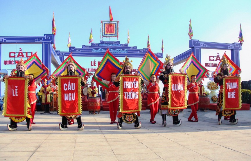 Người dân vùng biển Đà Nẵng, Quảng Nam tổ chức lễ hội cầu ngư mong vụ mùa bội thu- Ảnh 1.