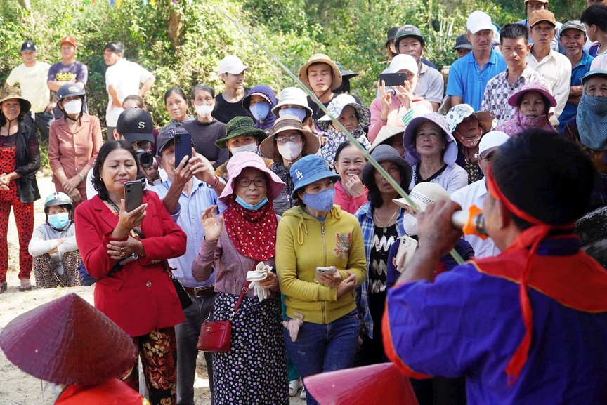 Người dân vùng biển Đà Nẵng, Quảng Nam tổ chức lễ hội cầu ngư mong vụ mùa bội thu- Ảnh 11.