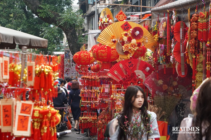 Chợ hoa Hàng Lược - khơi gợi Tết Hà Nội trong ký ức- Ảnh 23.
