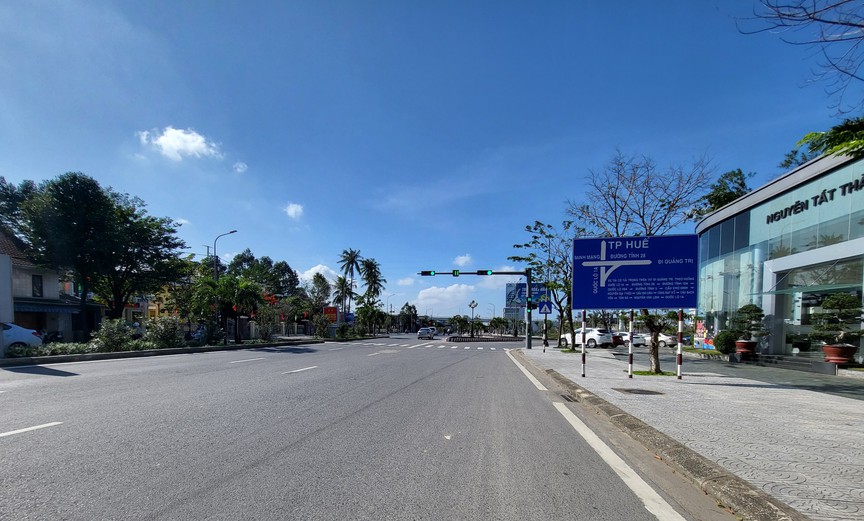 Thừa Thiên Huế: Nâng cấp vỉa hè dọc tuyến Quốc lộ 1- Ảnh 1.