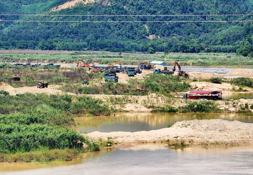 Quảng Nam tổ chức đấu giá quyền khai thác 22 mỏ khoáng sản- Ảnh 1.