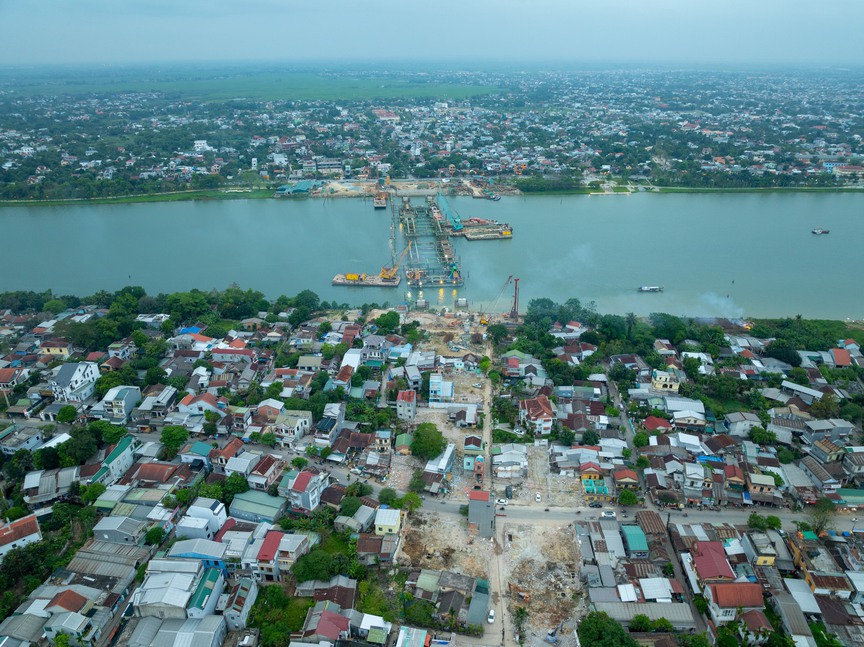 Thừa Thiên Huế: Toàn cảnh cầu Nguyễn Hoàng bắc qua sông Hương gần 2.300 tỷ sau hơn 1 năm thi công- Ảnh 7.