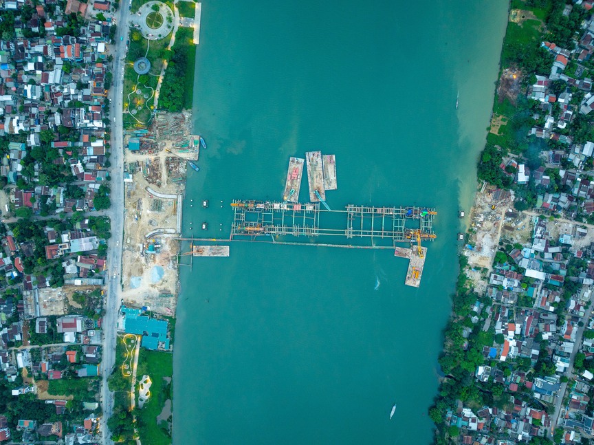 Thừa Thiên Huế: Toàn cảnh cầu Nguyễn Hoàng bắc qua sông Hương gần 2.300 tỷ sau hơn 1 năm thi công- Ảnh 2.