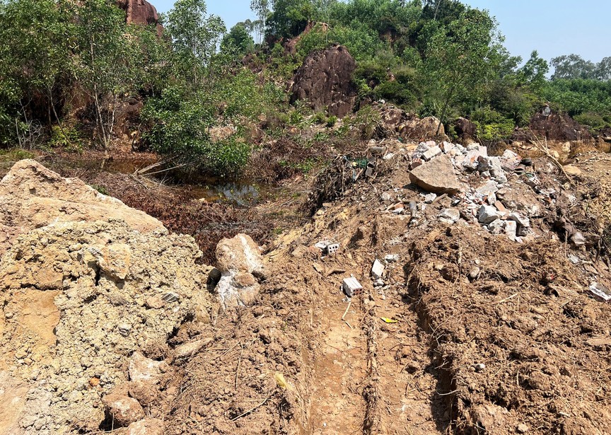 Quảng Nam: Doanh nghiệp khai thác đất xong 