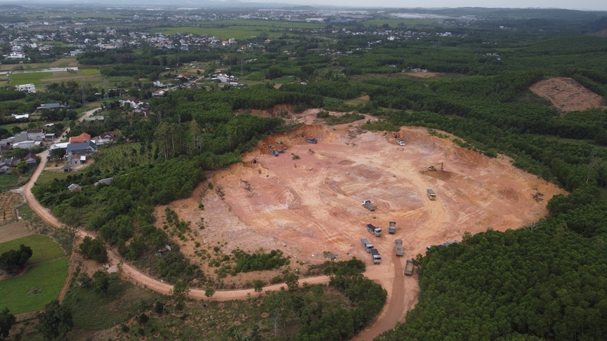 Quảng Ngãi: Mỏ đất thương mại đầu tiên được cấp phép khai thác- Ảnh 2.