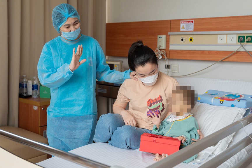 Bệnh viện Đa khoa Quốc tế Vinmec vừa cứu sống thành công cháu gái 2 tuổi suy gan giai đoạn cuối - Ảnh 1.