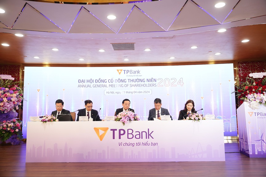 Tin vui cho cổ đông TPBank: Dự kiến chia cổ tức bằng tiền mặt và cổ phiếu lên tới 25%.- Ảnh 1.
