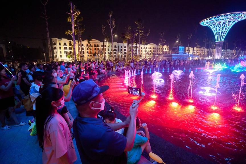 Quảng trường biển Sầm Sơn sẽ rực rỡ pháo hoa trong đêm khai mạc Lễ hội du lịch biển cuối tuần này- Ảnh 4.