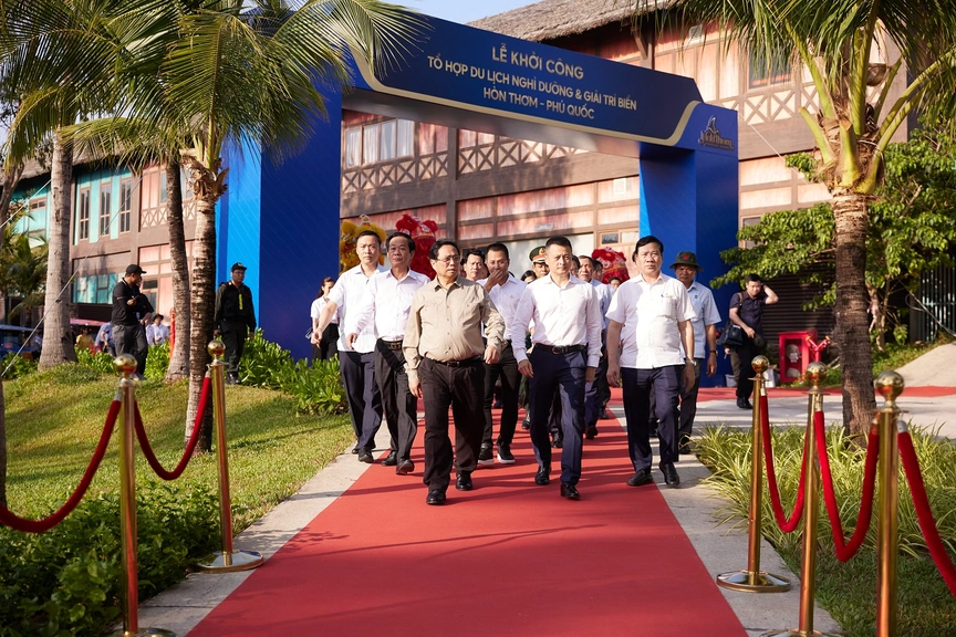 Thủ tướng Phạm Minh Chính khảo sát các dự án tại Thị trấn Hoàng Hôn, Phú Quốc- Ảnh 1.