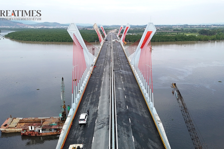 Gấp rút hoàn thiện cây cầu hơn 2.000 tỷ đồng kết nối Quảng Ninh - Hải Phòng- Ảnh 4.