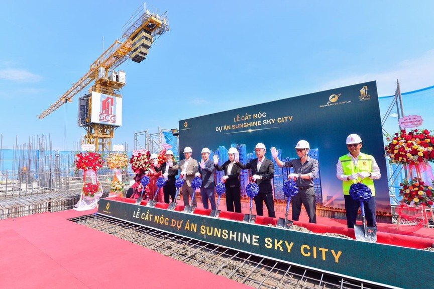 Tổ hợp căn hộ “chuẩn khách sạn ven sông Sài Gòn” - Sunshine Sky City cất nóc toà S4- Ảnh 1.