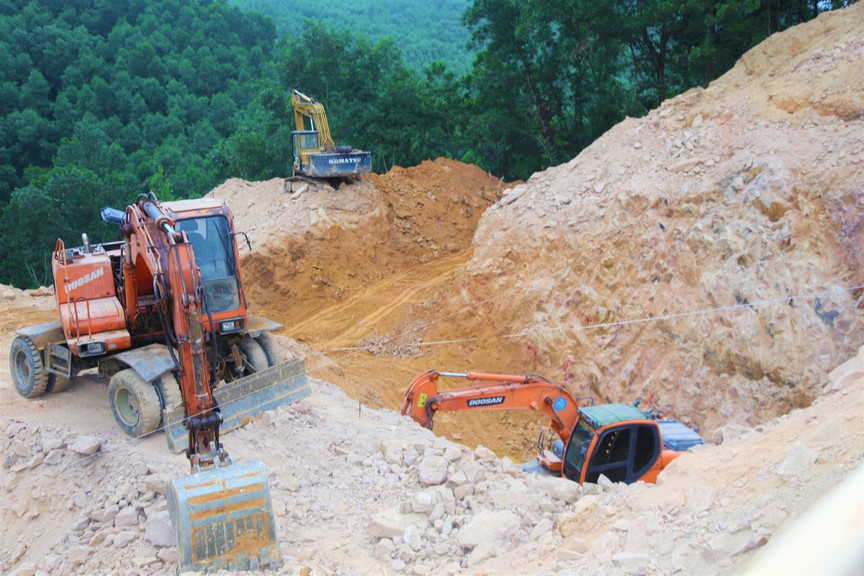 Thạch Hà - Hà Tĩnh: Hoàn thành bồi thường GPMB, đẩy nhanh tiến độ thi công Dự án đường dây 500kV Quảng Trạch - Quỳnh Lưu- Ảnh 4.