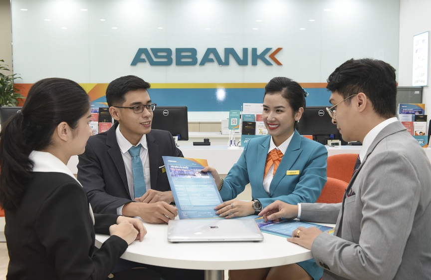 Quý I/2024: ABBANK tăng trưởng số lượng giao dịch trên kênh ngân hàng số, đẩy mạnh các chương trình ưu đãi khách hàng cá nhân và doanh nghiệp SME- Ảnh 4.