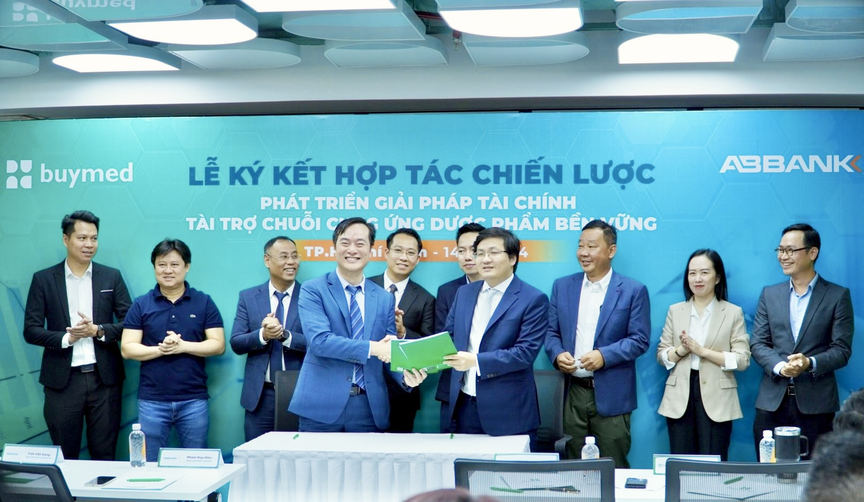 Buymed và ABBANK hợp tác chiến lược triển khai "Phát triển giải pháp tài chính tài trợ chuỗi cung ứng dược phẩm bền vững"- Ảnh 1.