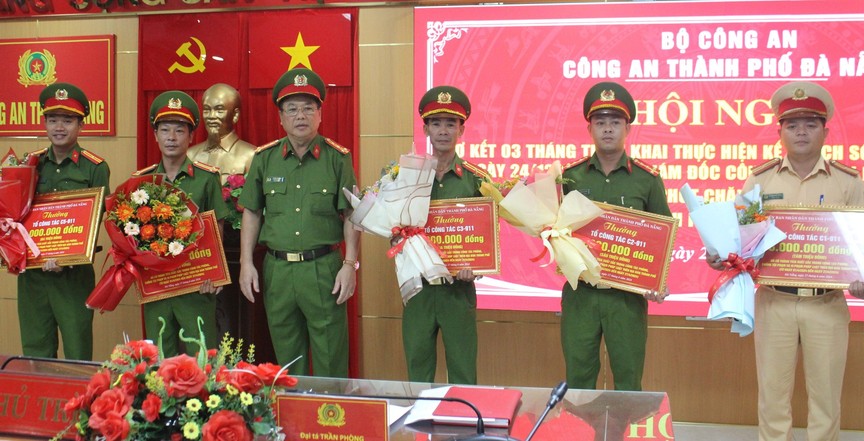 Lực lượng 911 Công an TP. Đà Nẵng được khen thưởng đột xuất- Ảnh 1.