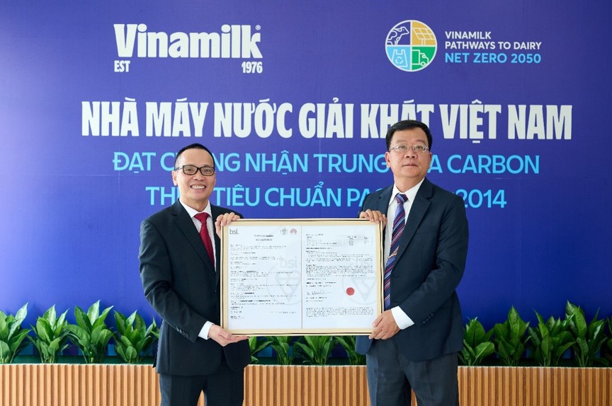 Vinamilk có thêm 1 nhà máy đạt chứng nhận trung hoa carbon, đẩy manh "xanh hóa" sản xuất- Ảnh 1.