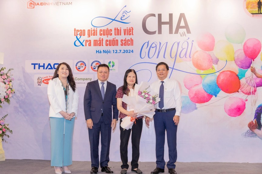 Trao giải cuộc thi viết "Cha và con gái": Tôn vinh giá trị nhân văn và tình cảm gia đình- Ảnh 4.