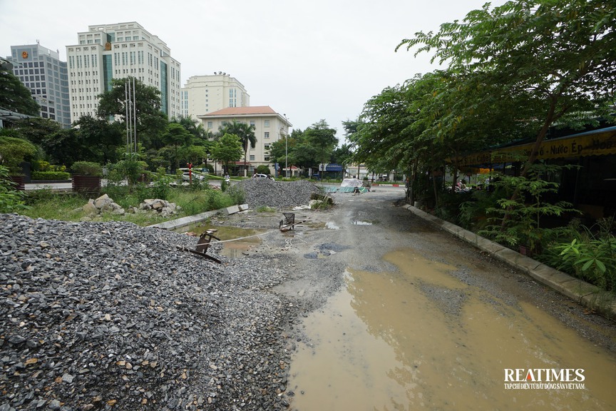 Hà Nội: Đoạn đường 200m trị giá hàng chục tỷ đồng vẫn dở dang sau 4 năm triển khai- Ảnh 15.