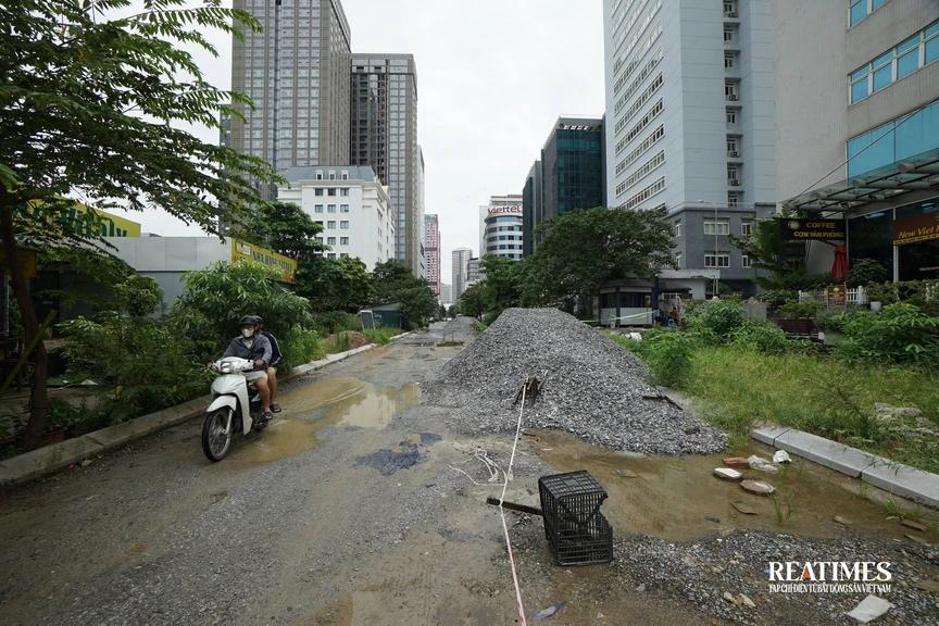 Hà Nội: Đoạn đường 200m trị giá hàng chục tỷ đồng vẫn dở dang sau 4 năm triển khai- Ảnh 18.