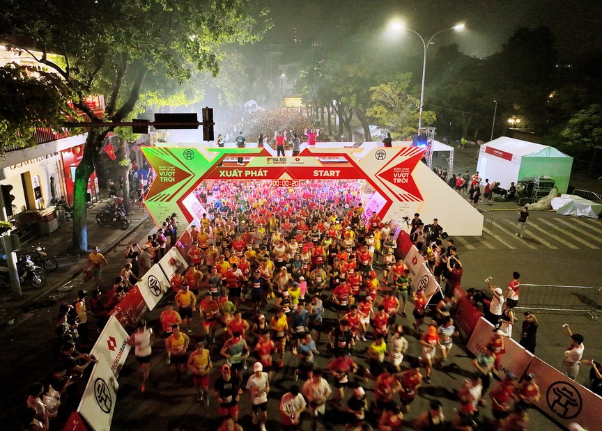 Giải Marathon Quốc tế Hà Nội Techcombank ra mắt bộ vật phẩm phiên bản đặc biệt kỷ niệm 70 năm Giải phóng Thủ đô- Ảnh 1.