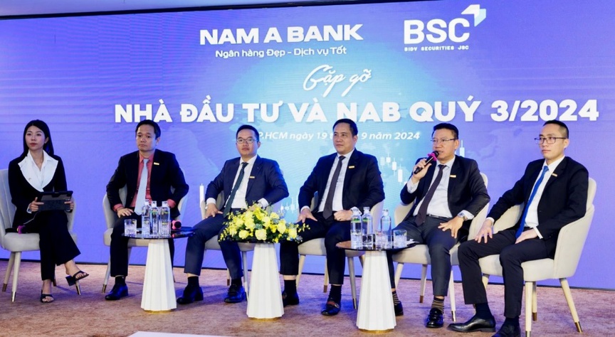 Nam A Bank gặp gỡ trực tuyến nhà đầu tư, sẵn sàng bứt phá trong những tháng cuối năm 2024- Ảnh 1.