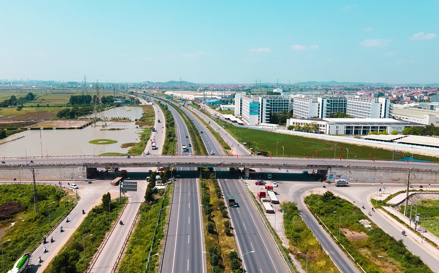 Bắc Giang: Nhiều tăng trưởng ấn tượng trong công nghiệp, thương mại, dịch vụ trong 8 tháng năm nay- Ảnh 2.